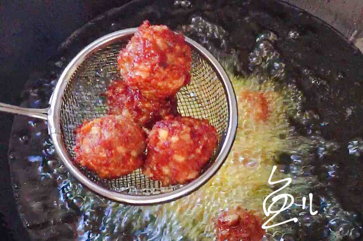 莲藕肉丸的做法-家常味炸菜谱
