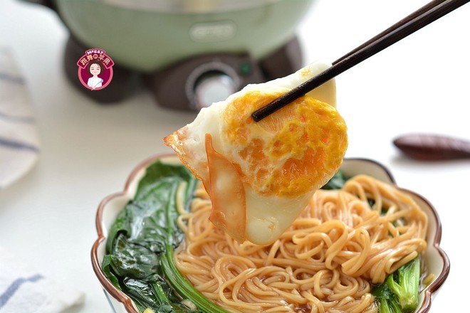 煎蛋菠菜汤面的做法-家常味煮菜谱