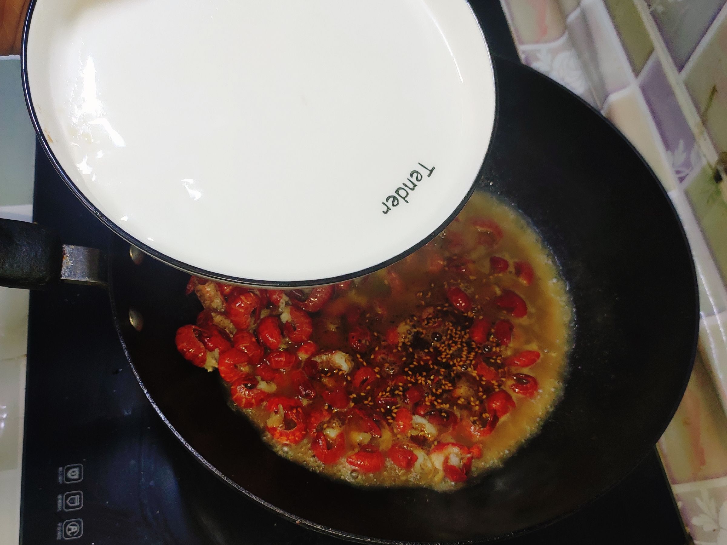 麻辣龙虾尾的做法-麻辣味炒菜谱