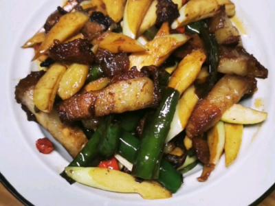 饺白炒肉的做法-香辣味炒菜谱
