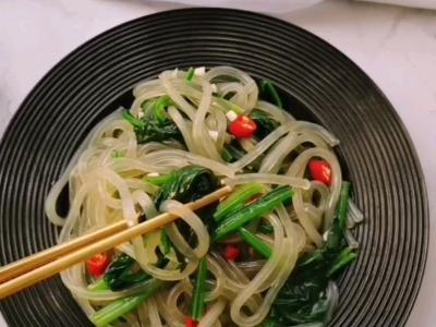 菠菜拌粉条的作法-咸鲜味拌菜谱