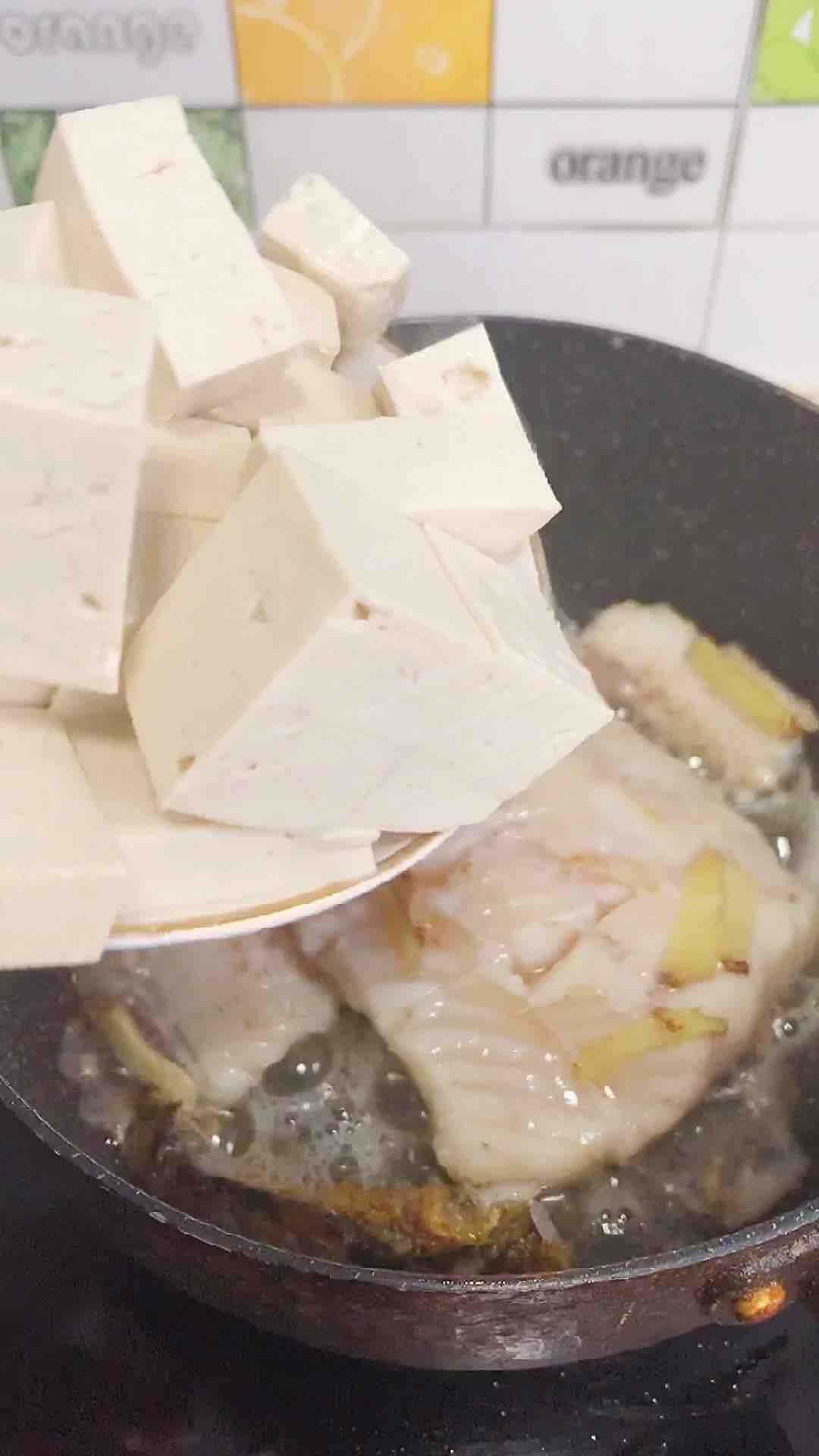 豆腐焖青鱼的做法-家常味烧菜谱