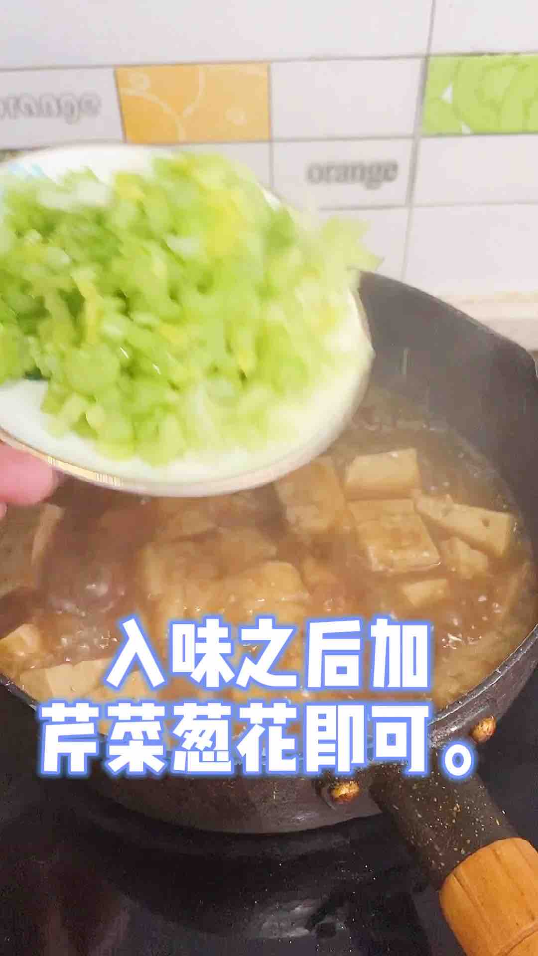 豆腐焖青鱼的做法-家常味烧菜谱