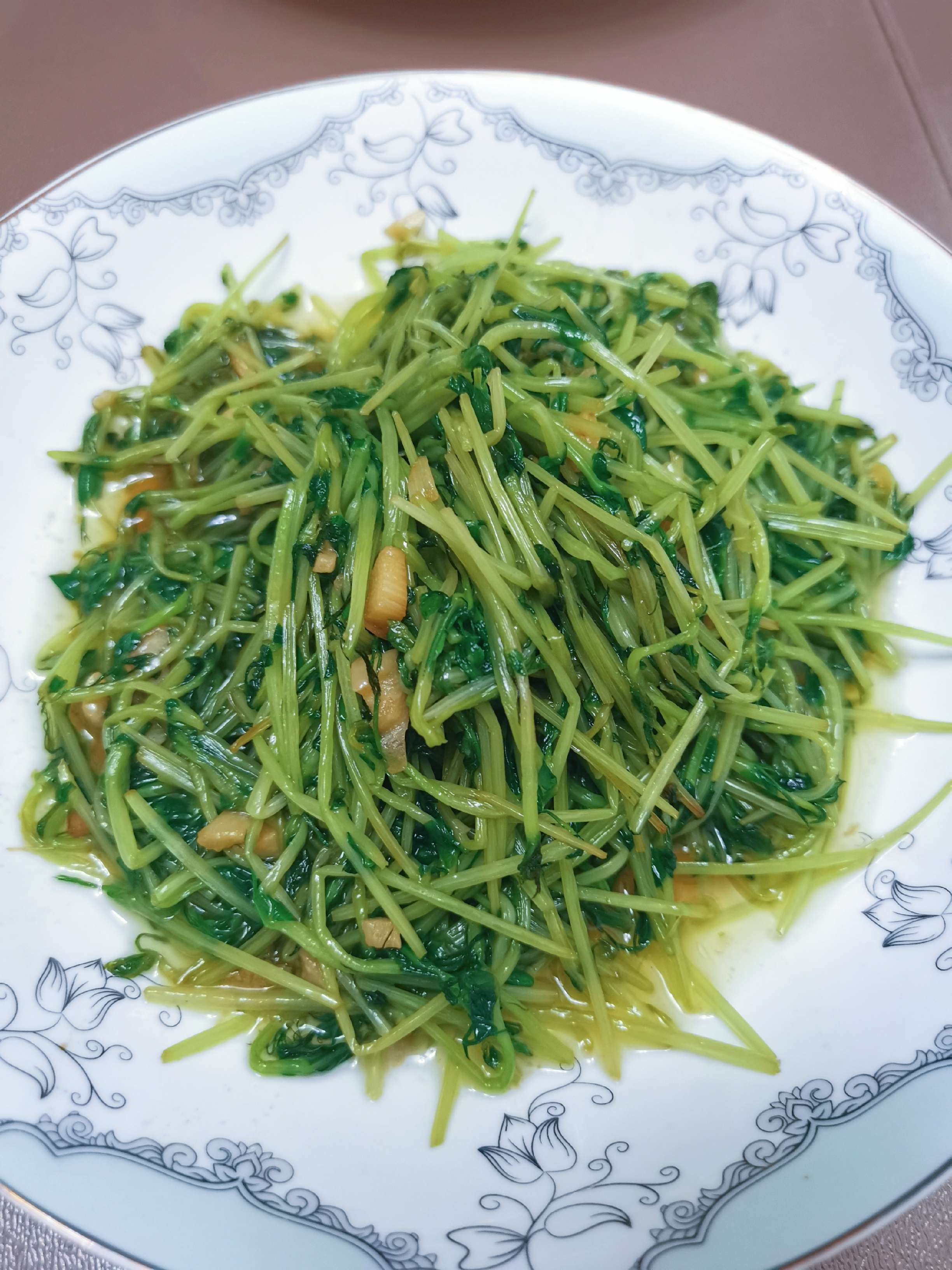 蒜蓉豆苗的做法-家常味炒菜谱-易网健康养生网 蒜蓉豆苗的做法-家常味炒菜谱