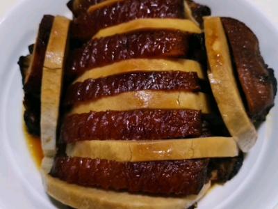 香芋扣肉的作法-家常味蒸菜谱