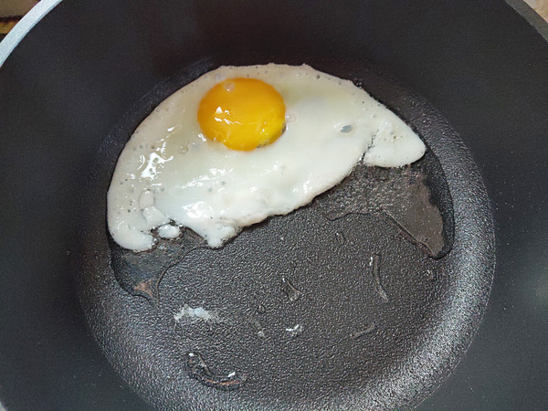 香菇煎蛋面的做法-咸鲜味煮菜谱