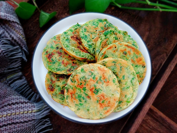 韭菜鸡蛋饼的做法-咸鲜味烙菜谱