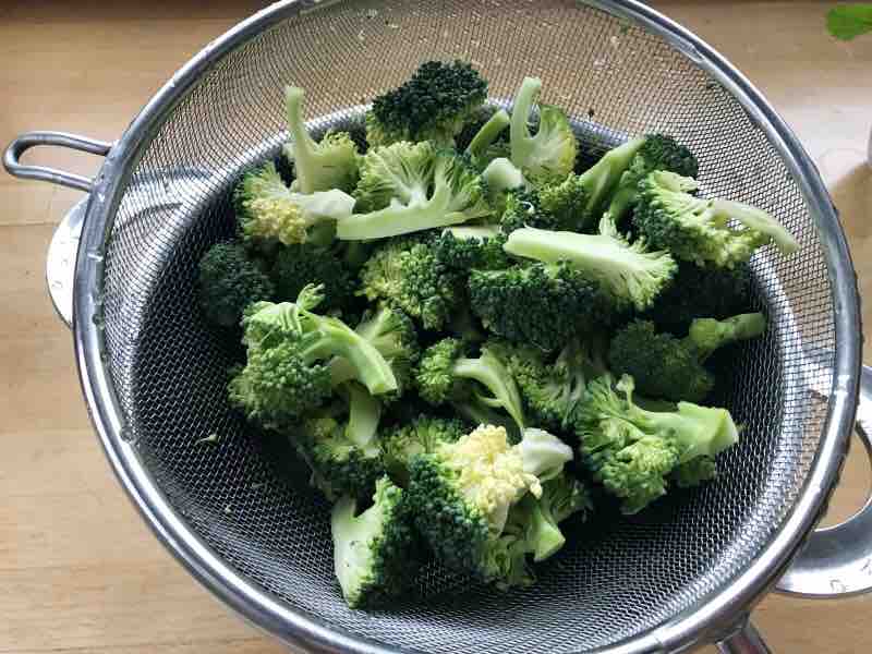 鳟鱼简餐的做法-家常味煎菜谱