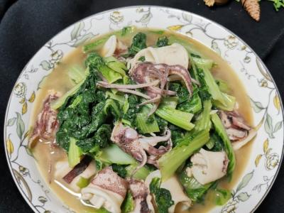 小白菜烧笔管鱼的做法-家常味烧菜谱