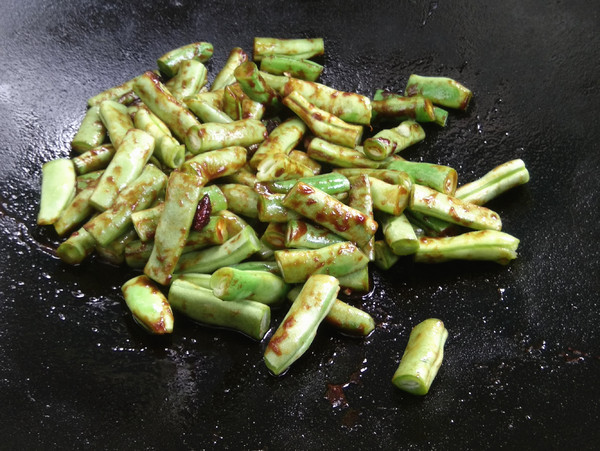 酱香豆角杏鲍菇的做法-家常味烧菜谱