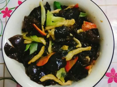 木耳炒肉的做法-家常味炒菜谱