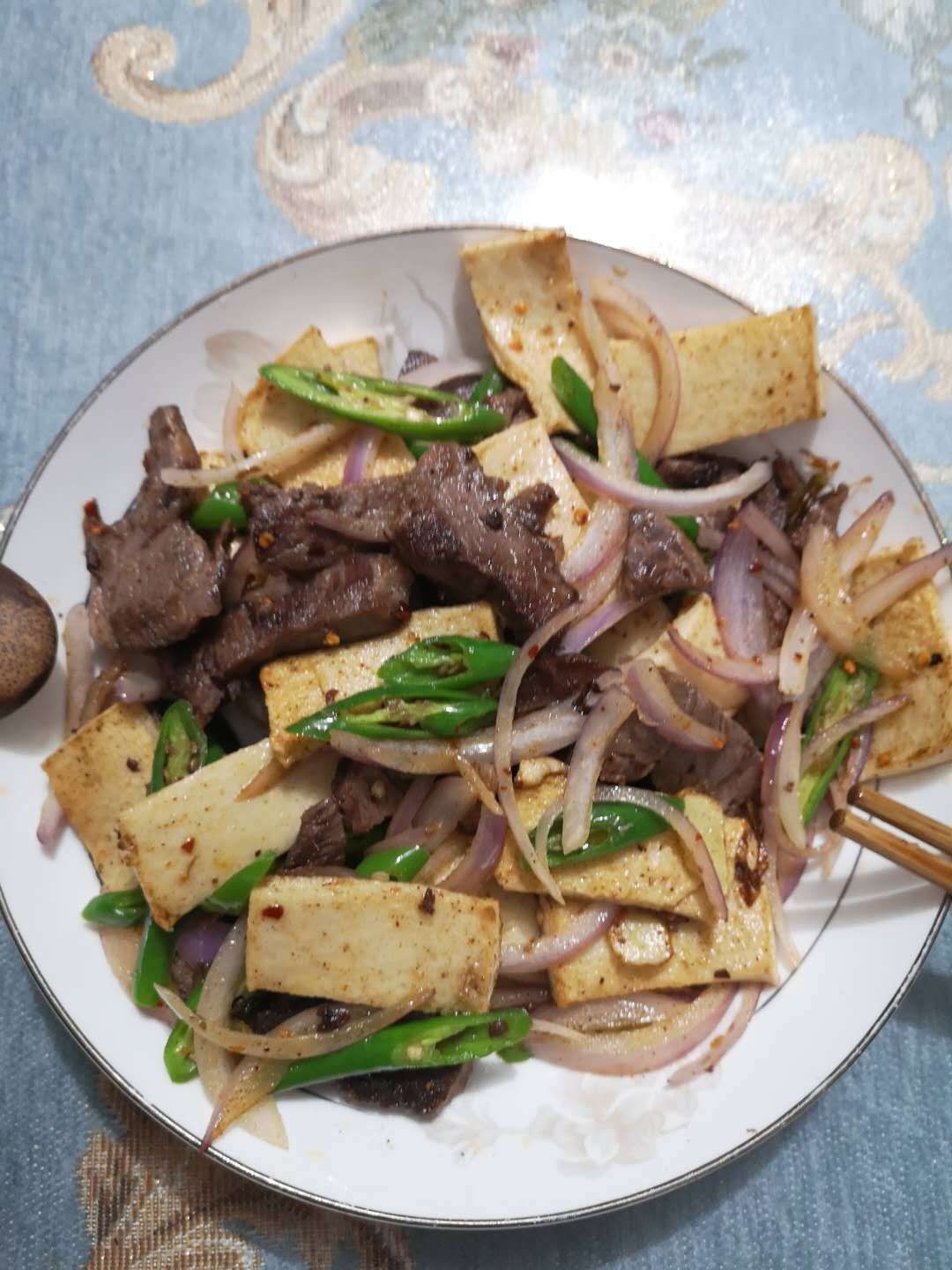 干煸孜然羊肉的做法-香辣味干煸菜谱-易网健康养生网 干煸孜然羊肉的做法-香辣味干煸菜谱