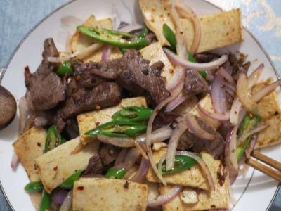 干煸孜然羊肉的作法-香辣味干煸菜谱