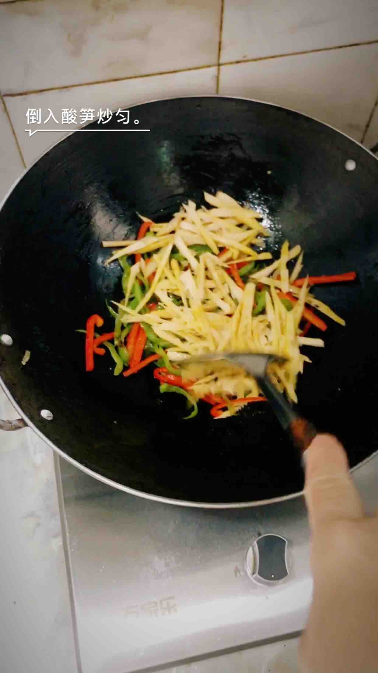 野酸笋肉丝的做法-酸辣味炒菜谱