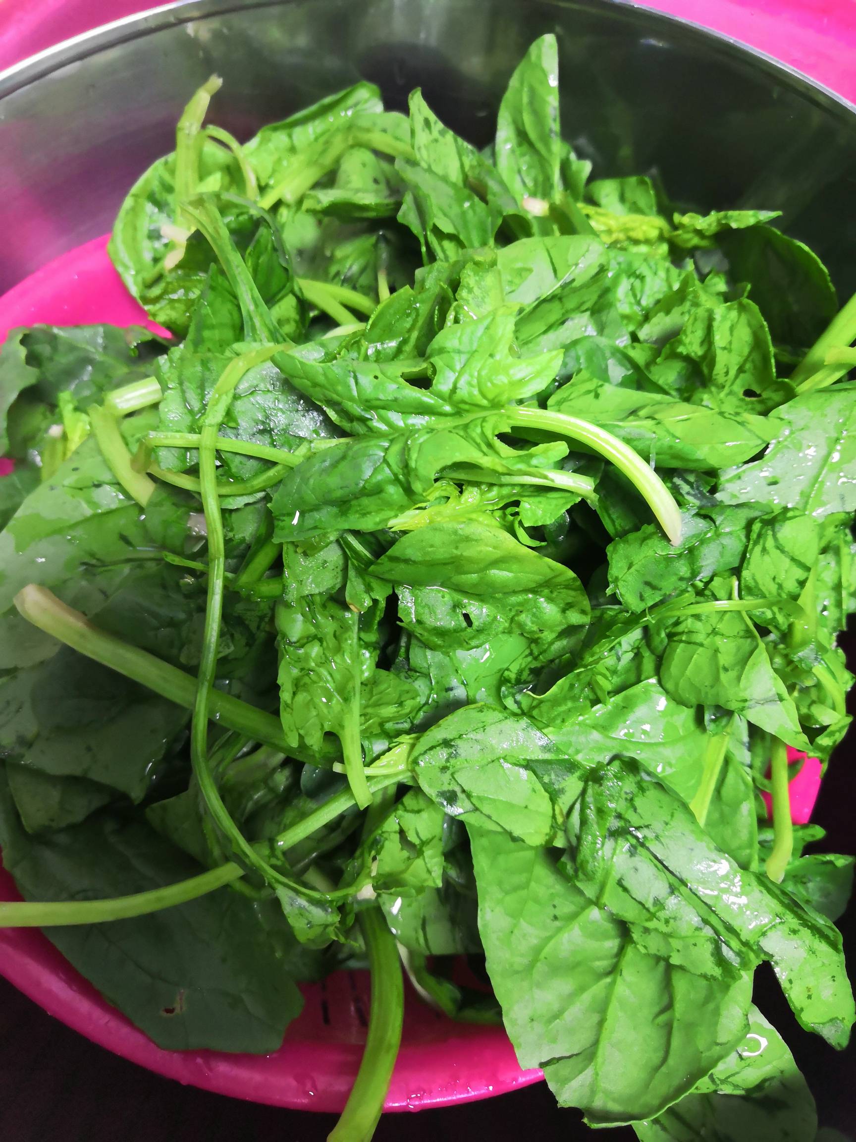 蒜香菠菜的做法-蒜香味炒菜谱