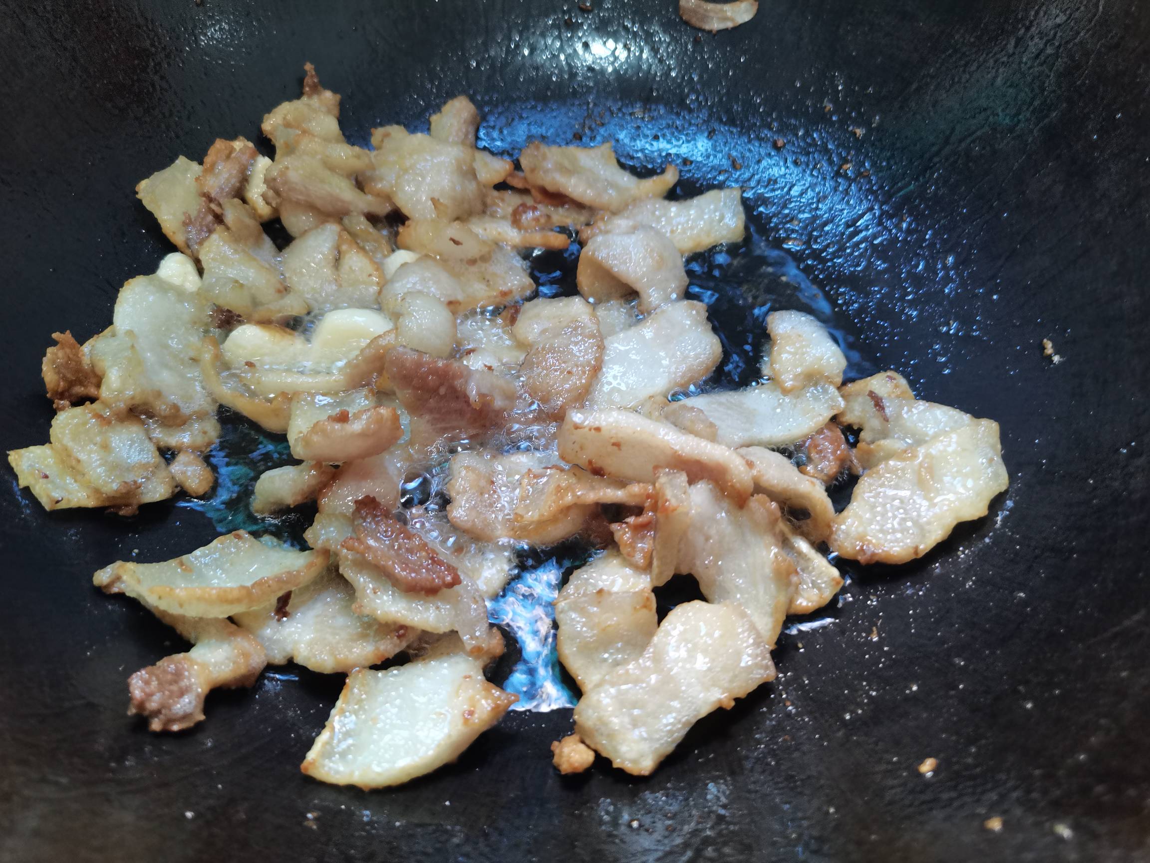 彩椒炒五花肉的做法-家常味炒菜谱