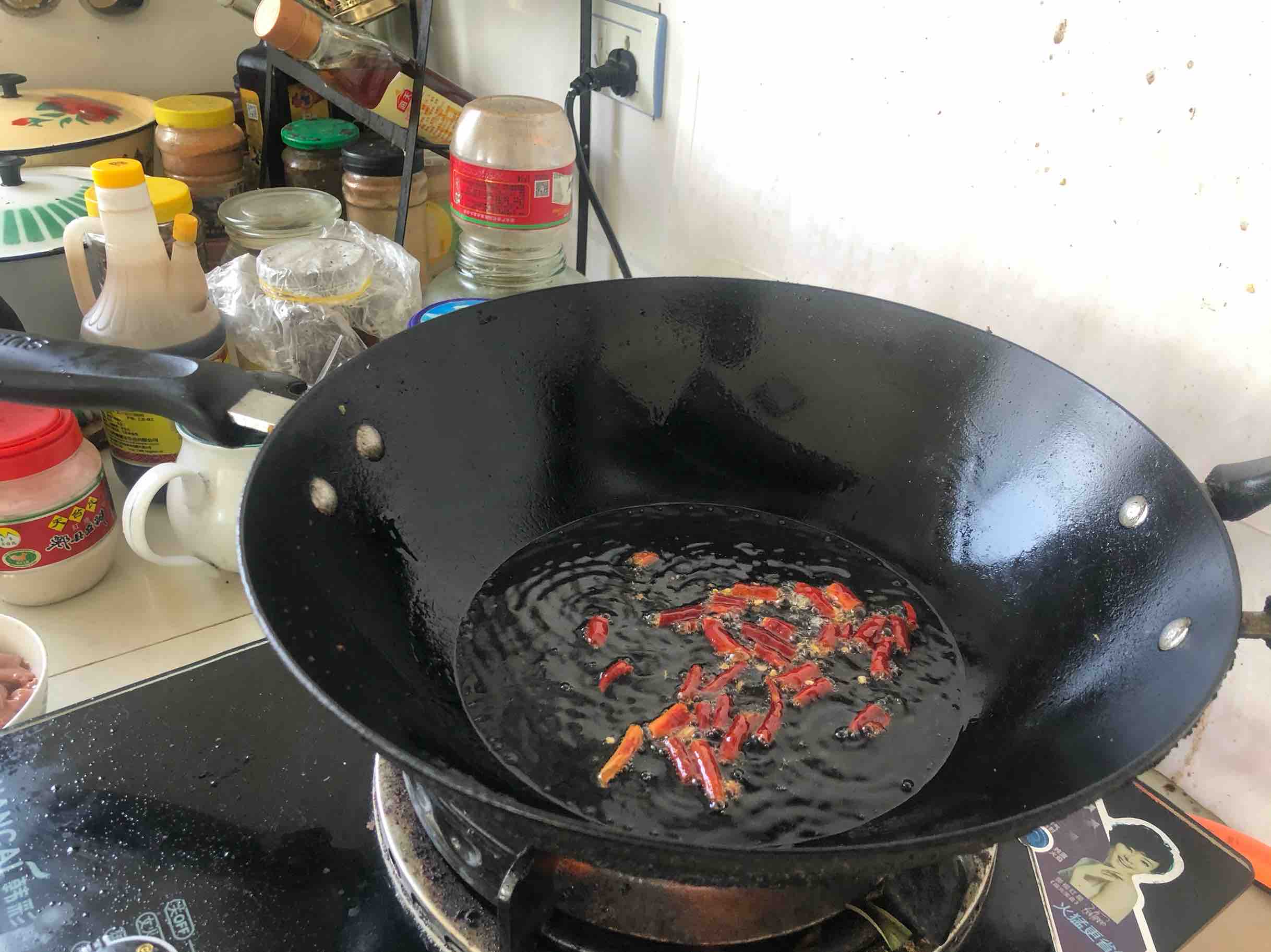 爆炒猪腰花的做法-麻辣味炒菜谱