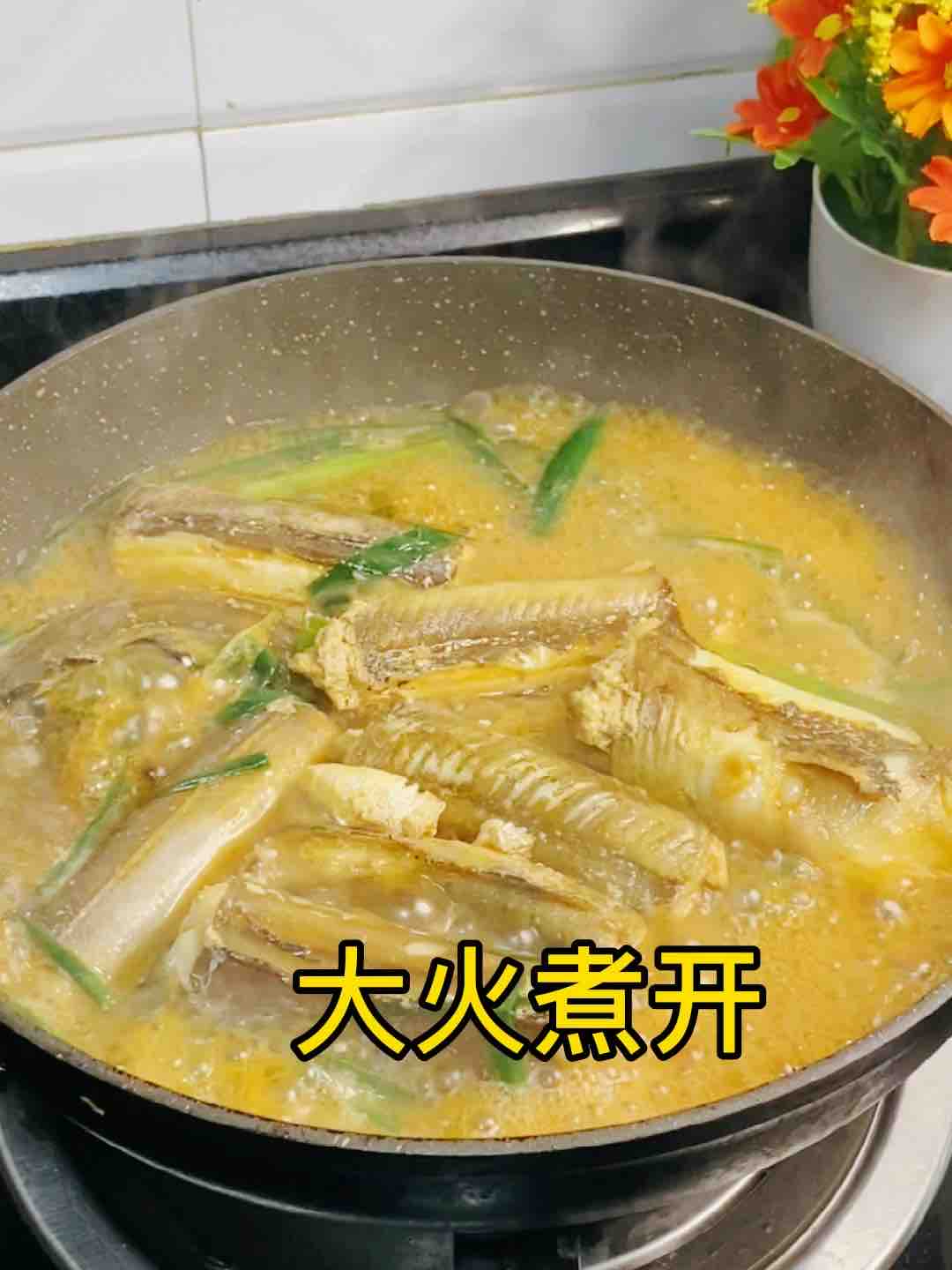 馋哭的家常菜，鳗鱼这样红烧??超美味??的做法-家常味煮菜谱