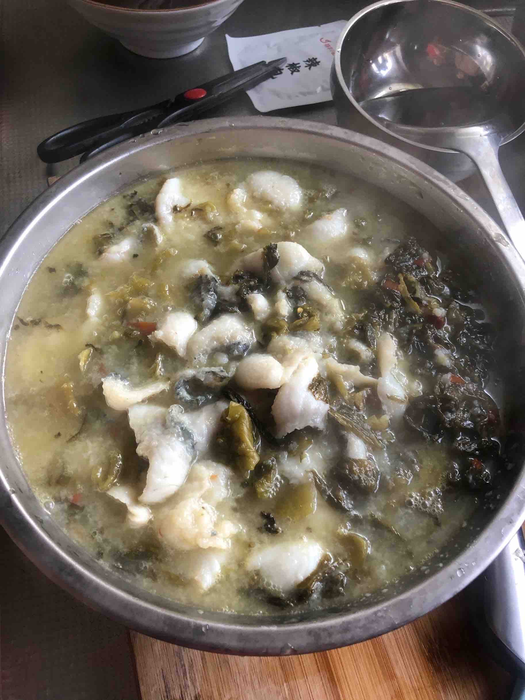 酸菜鱼片的做法-酸辣味煮菜谱