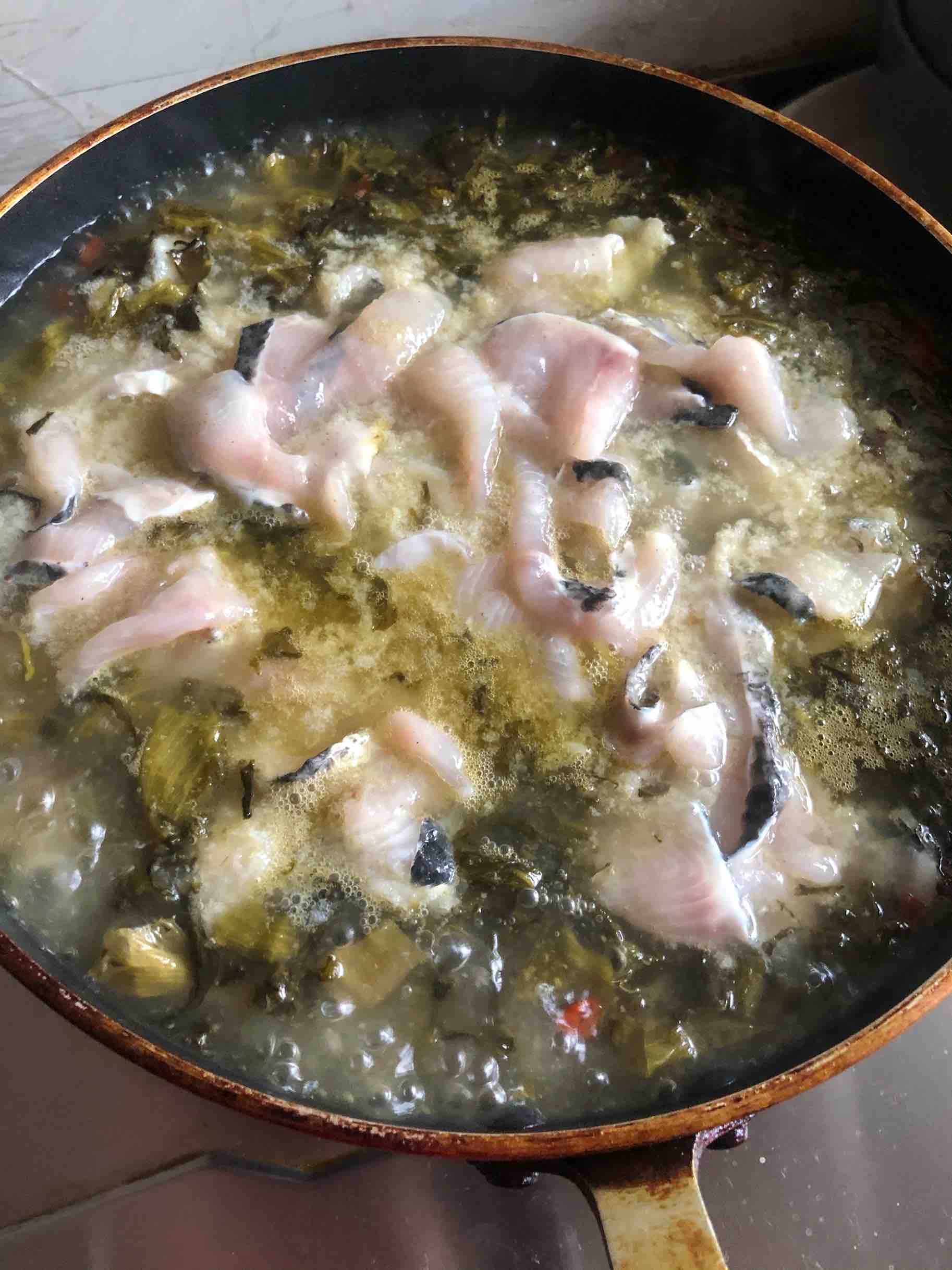 酸菜鱼片的做法-酸辣味煮菜谱