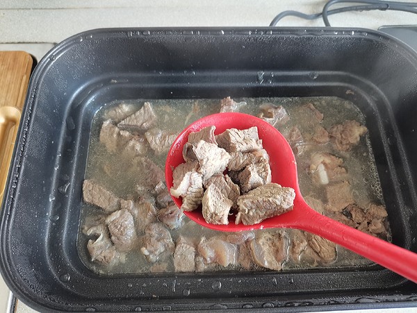鲜美又馋人的土豆炖牛肉的做法-家常味炖菜谱