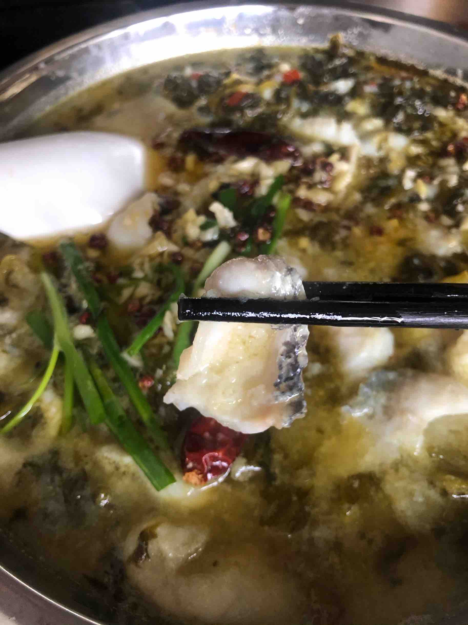 酸菜鱼片的做法-酸辣味煮菜谱-易网健康养生网 酸菜鱼片的做法-酸辣味煮菜谱