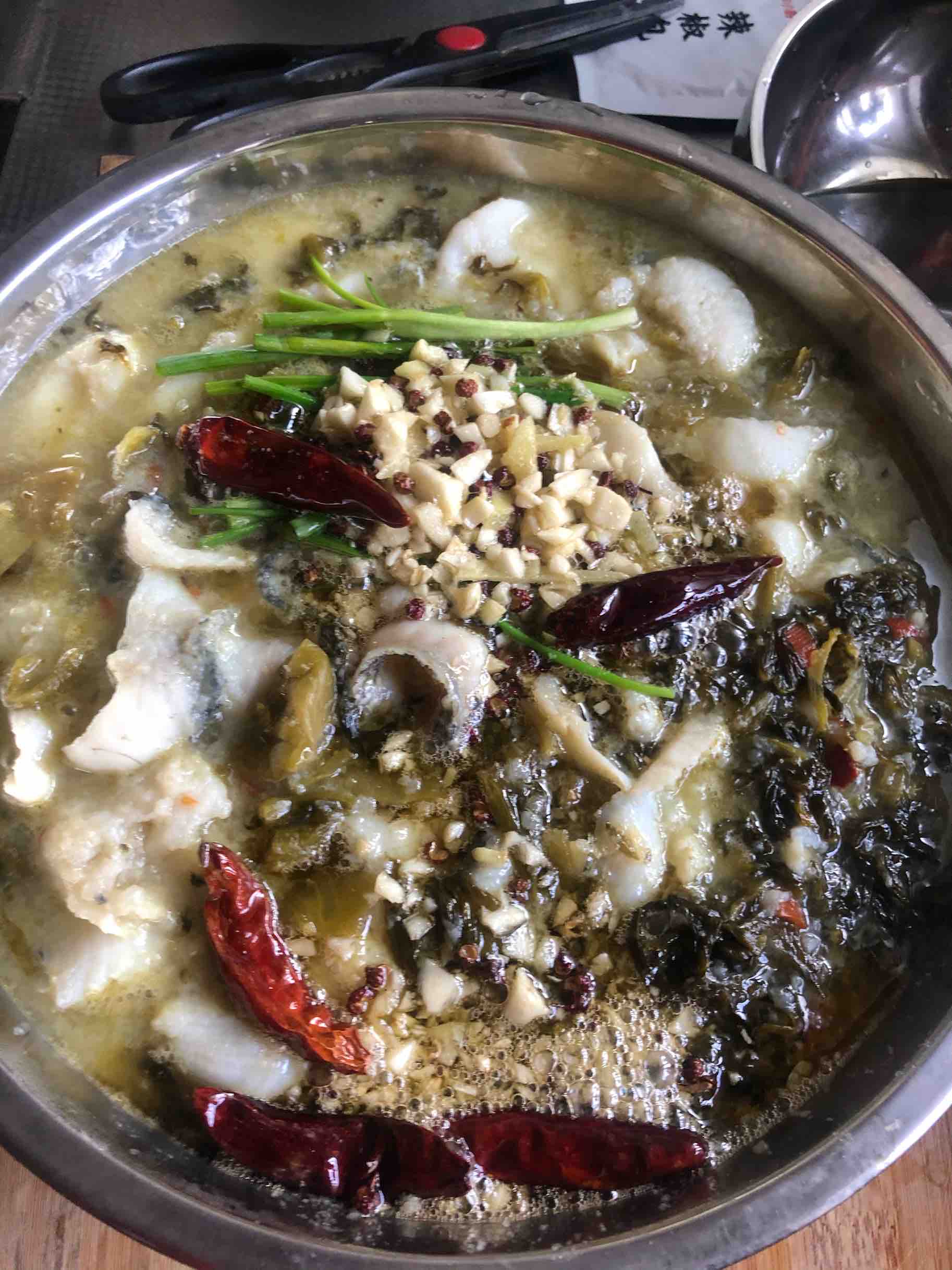 酸菜鱼片的做法-酸辣味煮菜谱-易网健康养生网 酸菜鱼片的做法-酸辣味煮菜谱