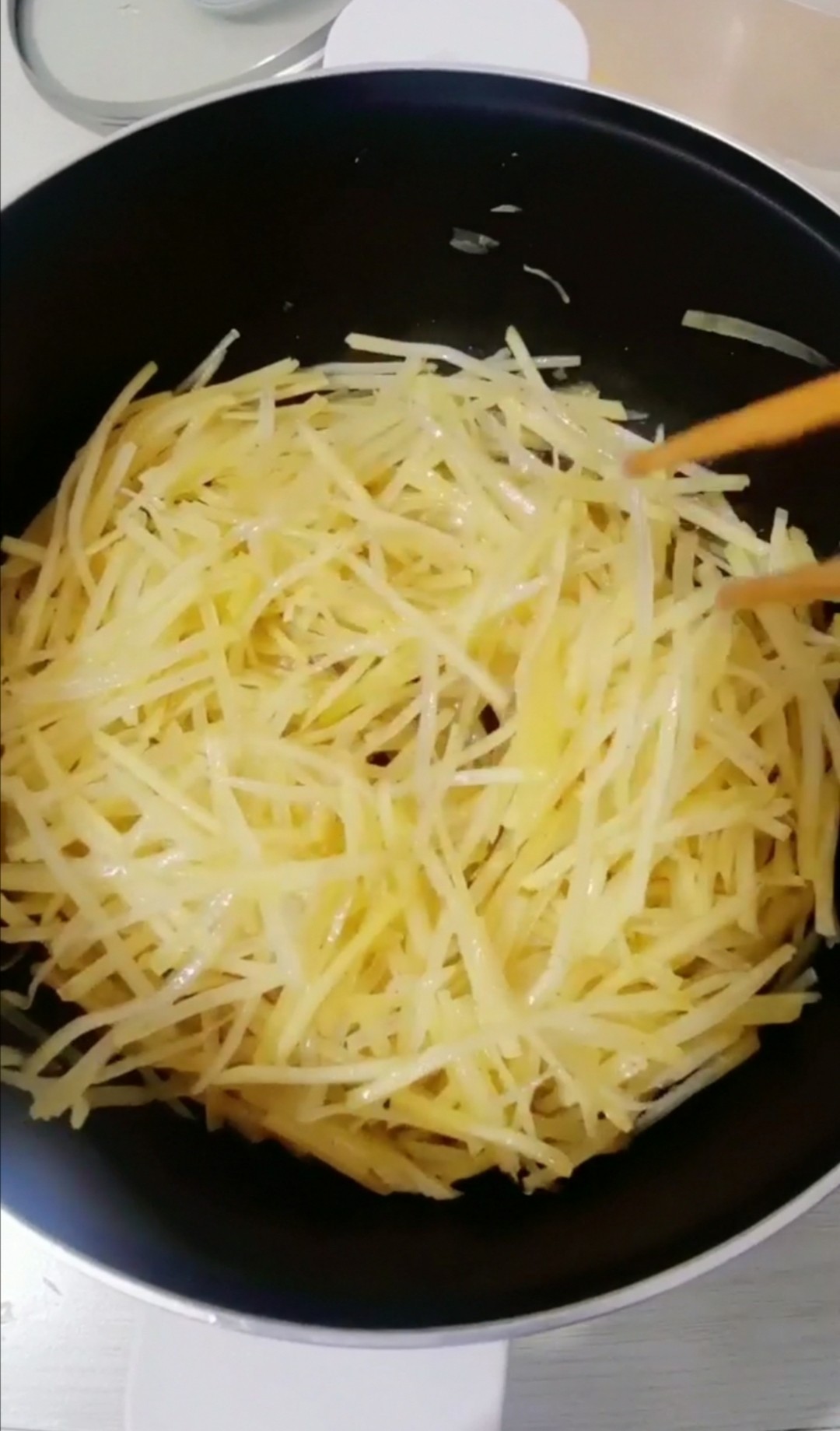 韭菜炒土豆丝的做法-咸鲜味炒菜谱
