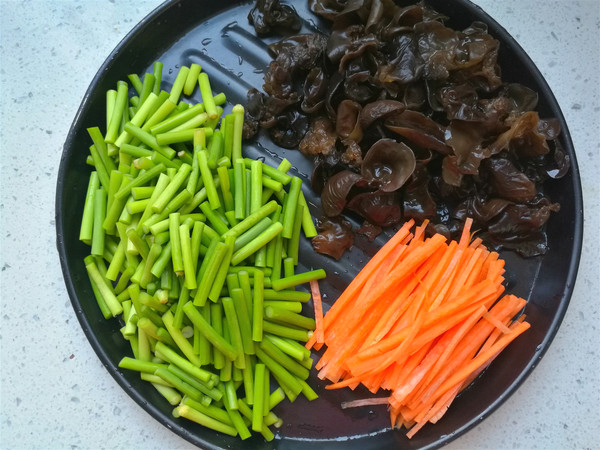 蒜薹木耳炒鸡蛋的做法-家常味炒菜谱