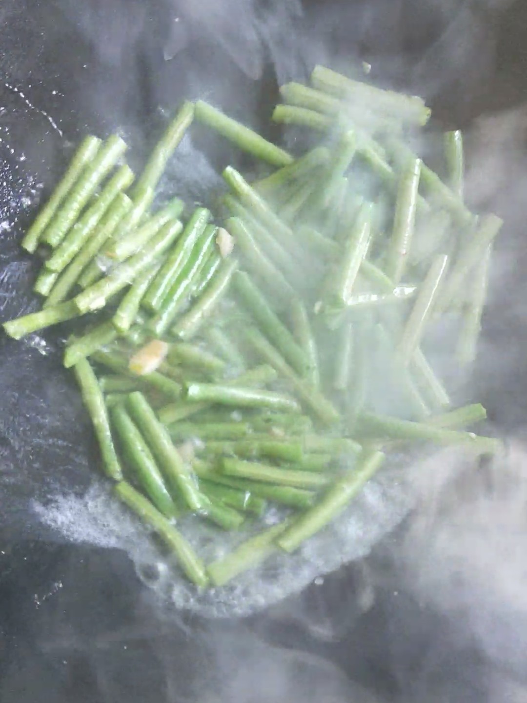 蒜香豇豆的做法-家常味炒菜谱