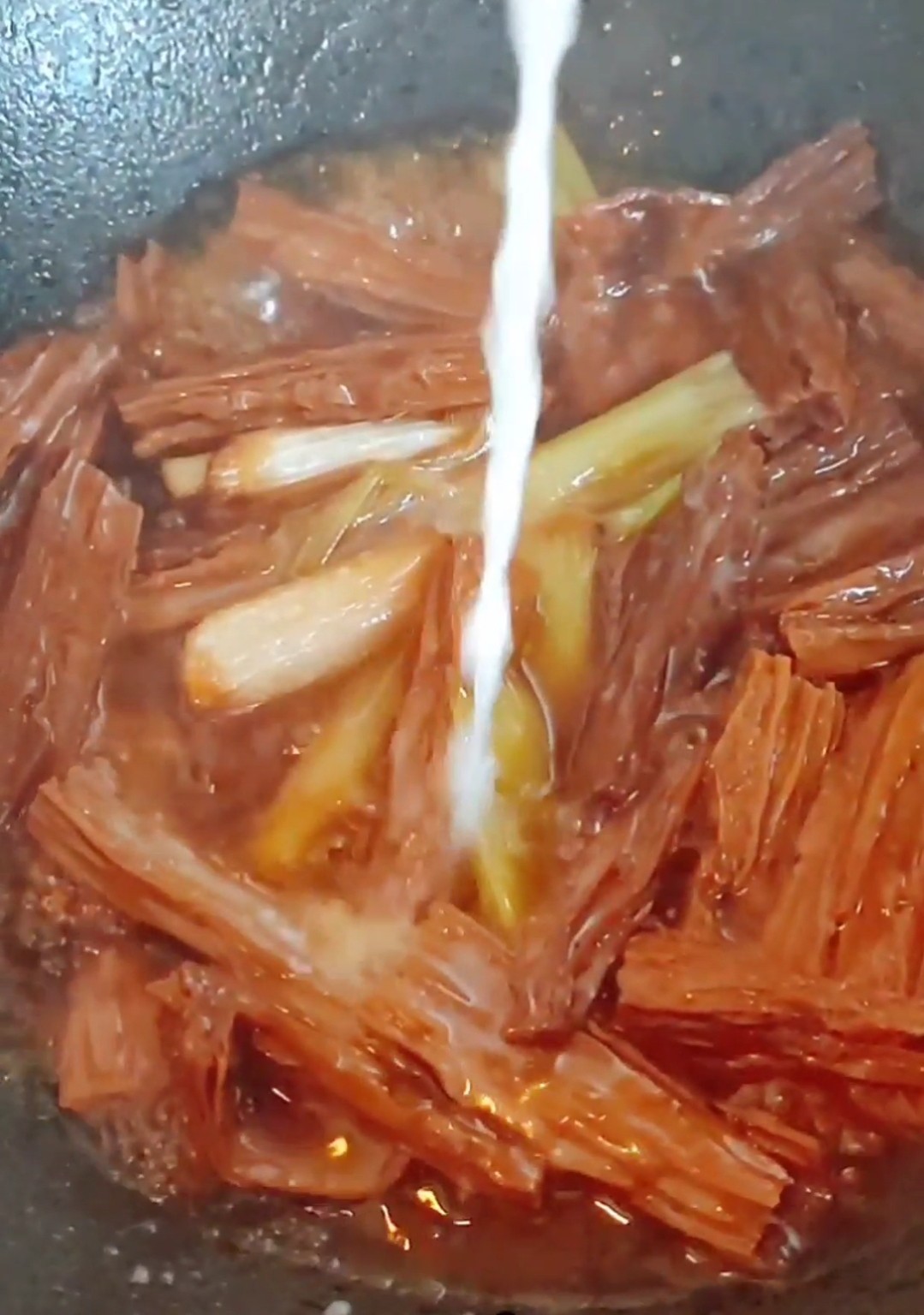 葱烧赛鹿筋的做法-家常味其它工艺菜谱