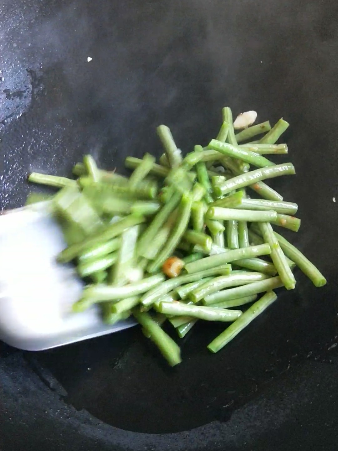 蒜香豇豆的做法-家常味炒菜谱