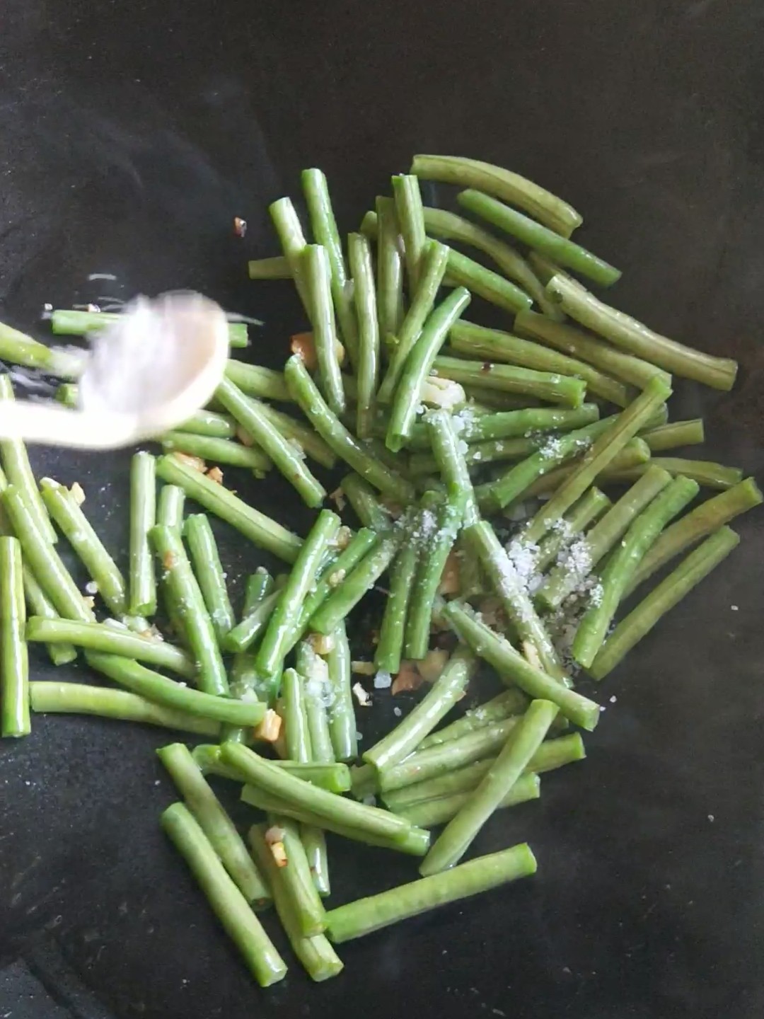 蒜香豇豆的做法-家常味炒菜谱