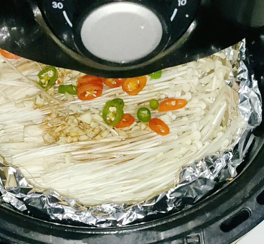 不放盐的锡纸金针菇的做法-酸辣味烧菜谱