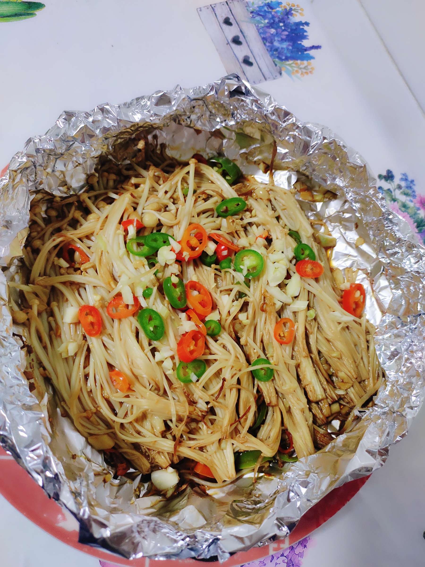 不放盐的锡纸金针菇的做法-酸辣味烧菜谱