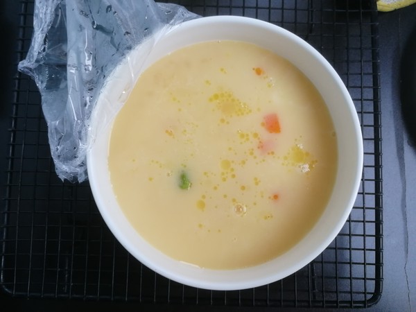 毛豆胡萝卜虾仁水蒸蛋的做法-咸鲜味蒸菜谱