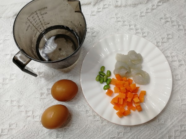 毛豆胡萝卜虾仁水蒸蛋的做法-咸鲜味蒸菜谱
