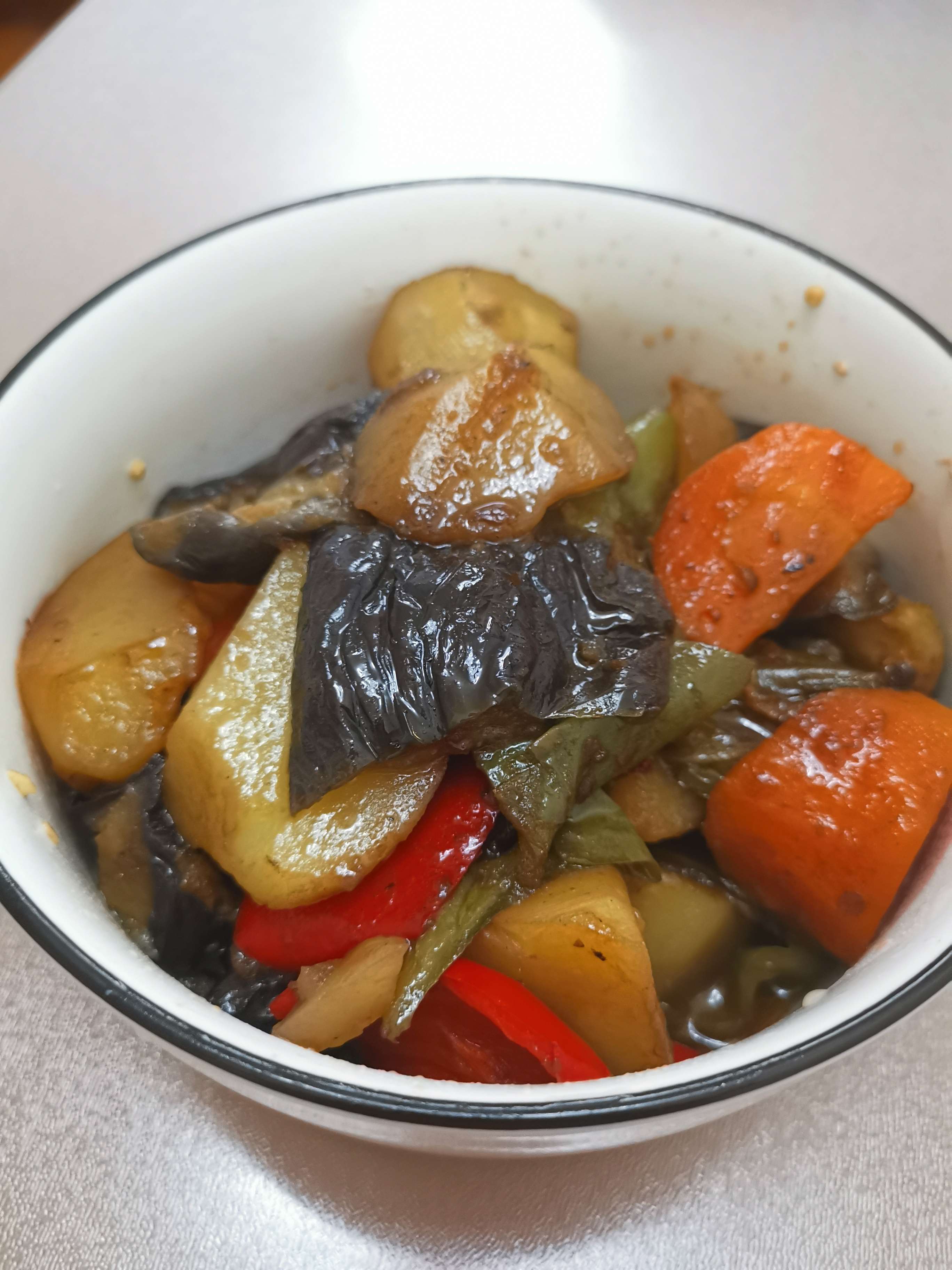 多了胡萝卜的地三鲜的做法-家常味炒菜谱-易网健康养生网 多了胡萝卜的地三鲜的做法-家常味炒菜谱