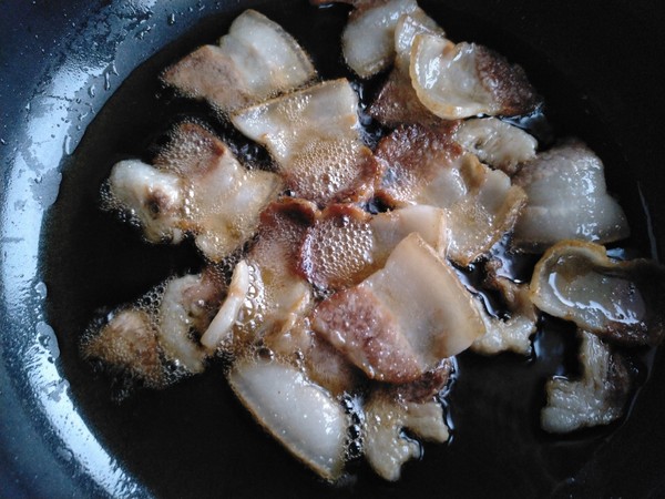 家常蒜苗回锅肉的做法-家常味炒菜谱