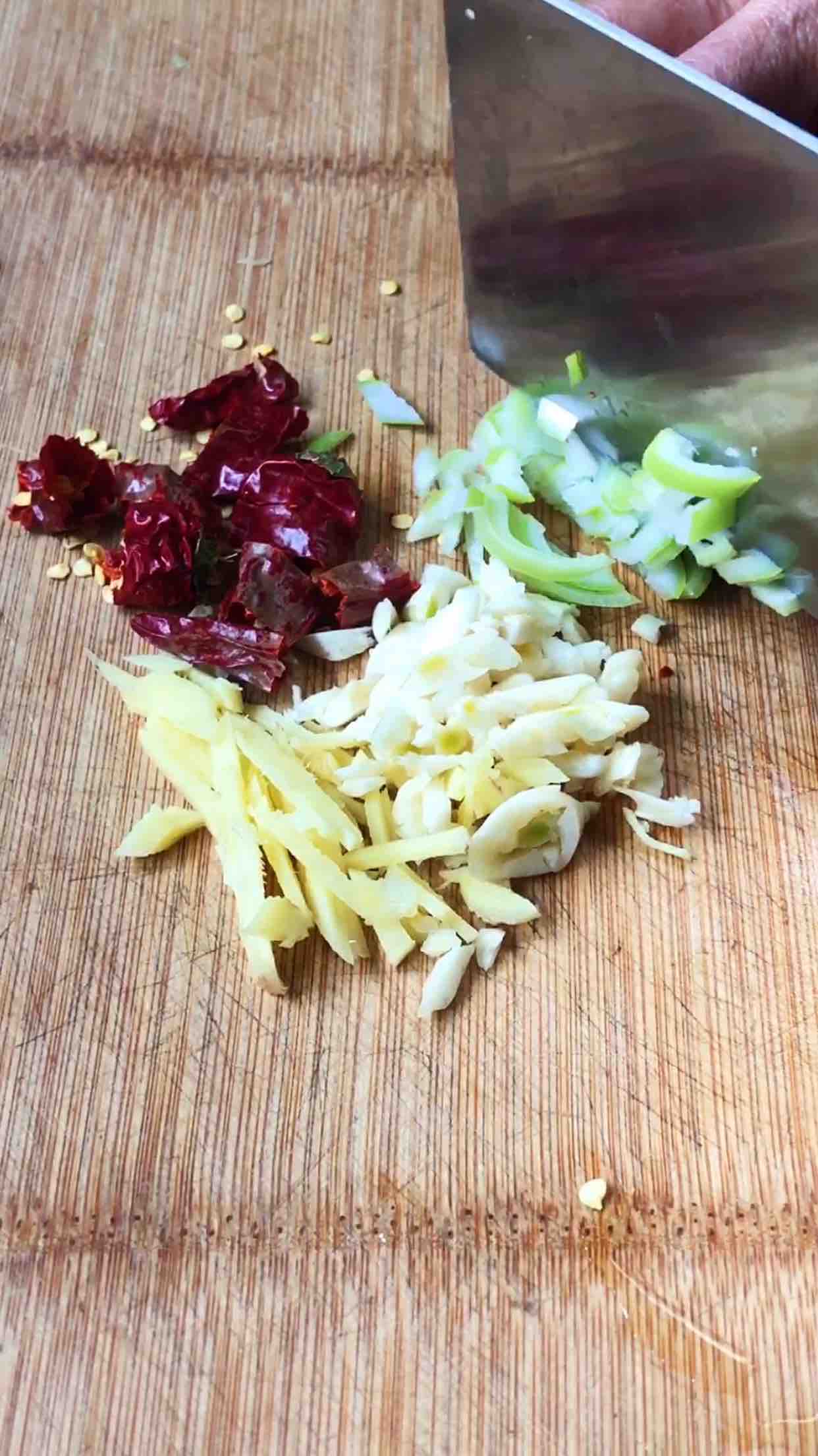 萝卜丝炒虾皮的做法-家常味炒菜谱