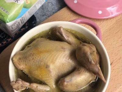 鲜甜美味的鸽子汤，这样做滋补又养颜，冬天必备养生饮品！的做法-家常味炖菜谱