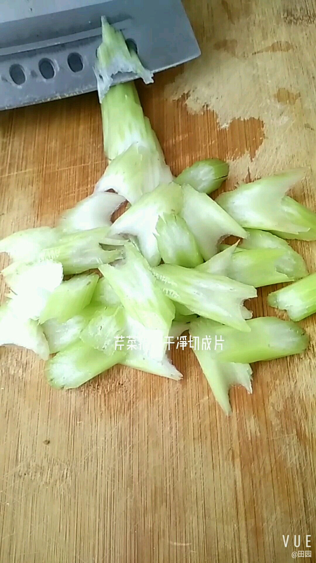 白绿相间 咸鲜美味的做法-咸鲜味炒菜谱