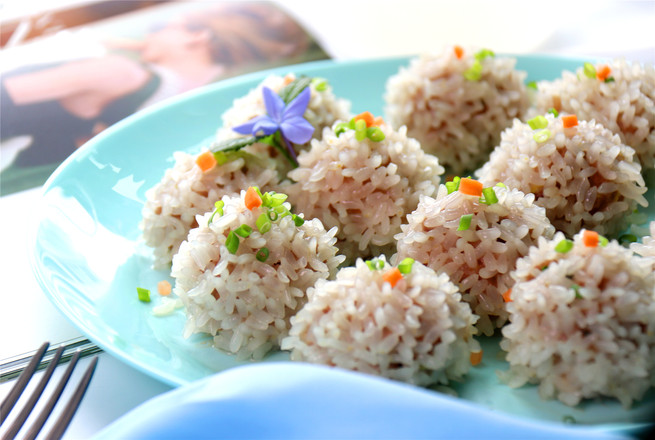 一口一个肉丸子，孩子都不挑食了的做法-家常味蒸菜谱