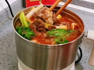 冬天最合适一个人吃的：番茄肥牛豆腐煲的做法-其它口味煮菜谱