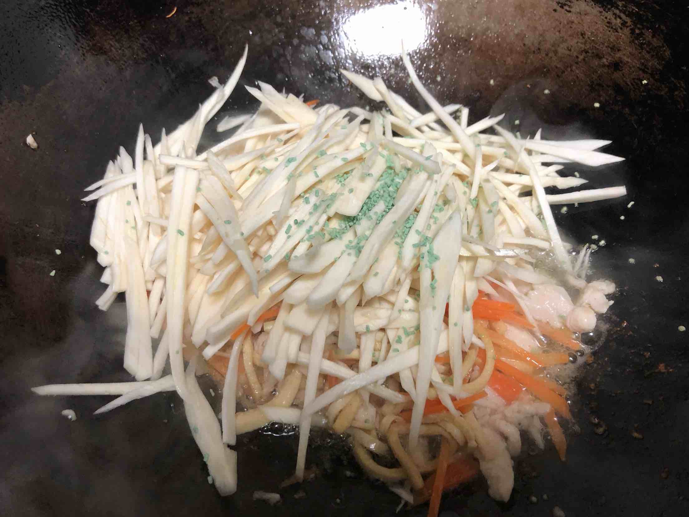 茭瓜炒鸡丝的做法-家常味炒菜谱