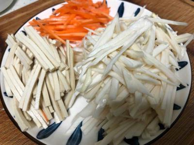 茭瓜炒鸡丝的做法-家常味炒菜谱