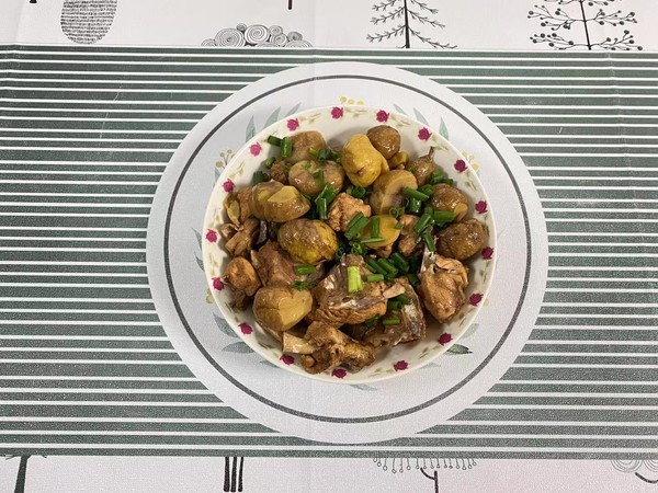 #冬至大如年#板栗炖鸡的做法-家常味炖菜谱