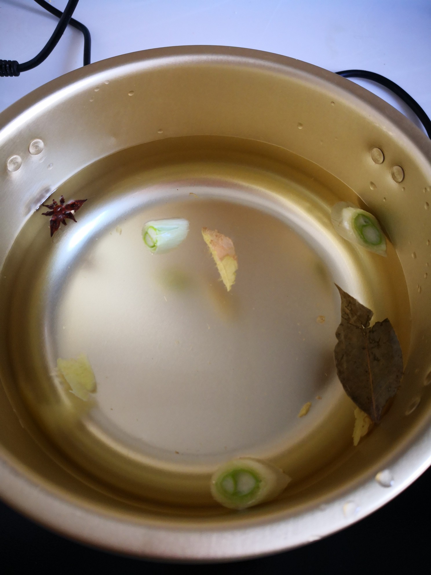 蔬菜火锅的做法-香辣味煮菜谱