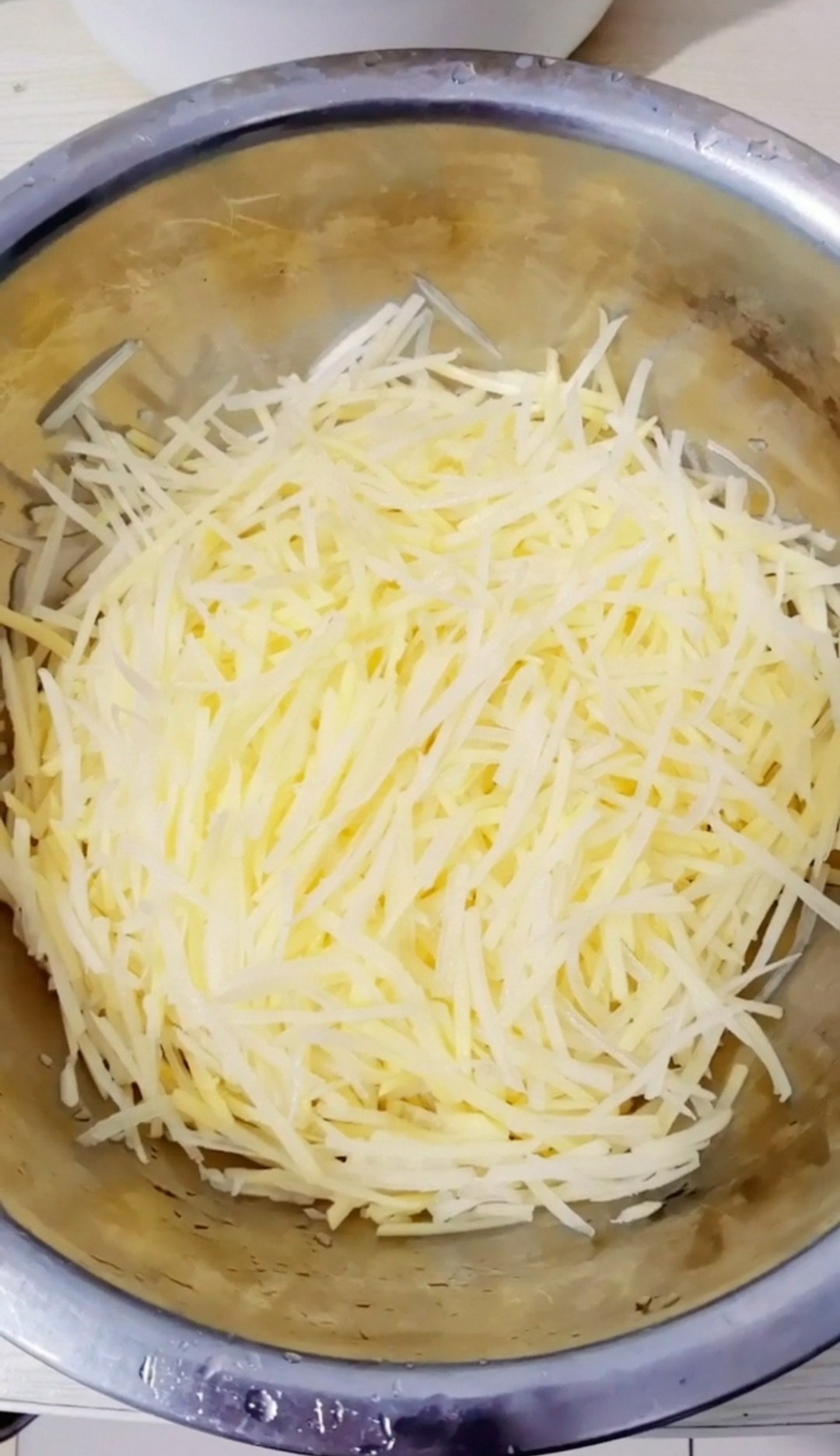 芹菜炒土豆丝的做法-咸鲜味炒菜谱