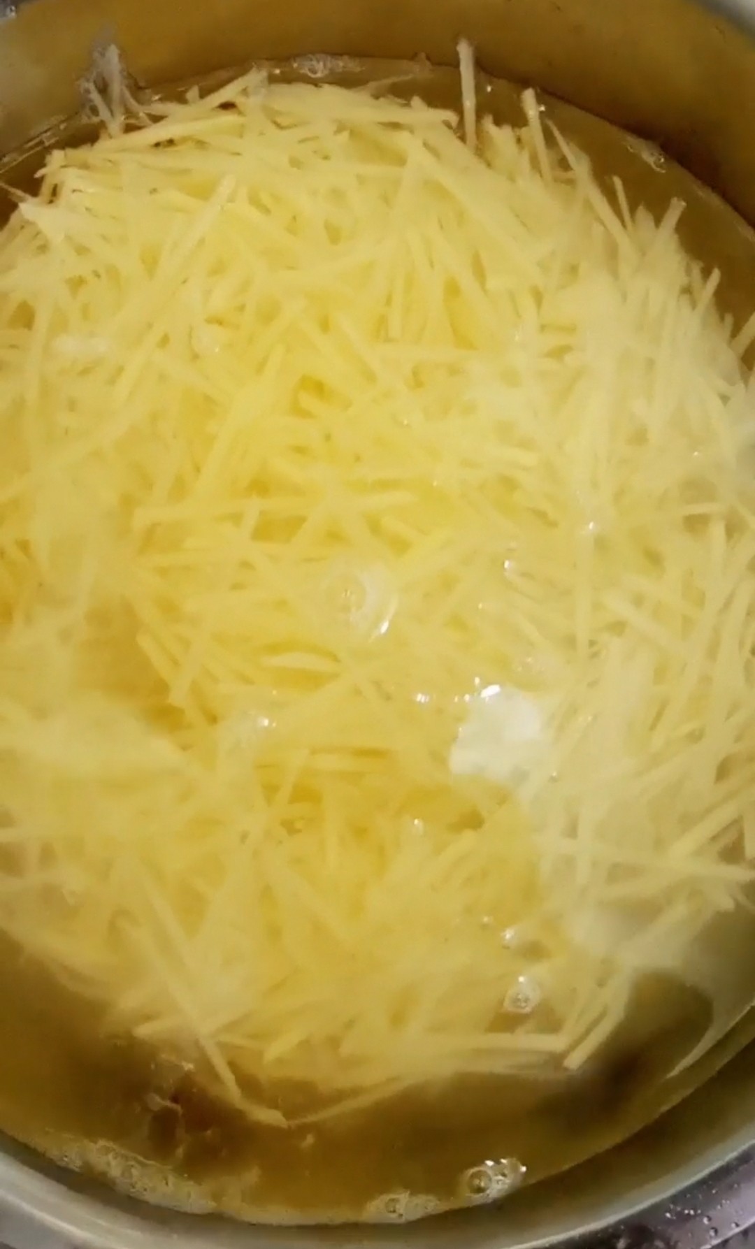 芹菜炒土豆丝的做法-咸鲜味炒菜谱